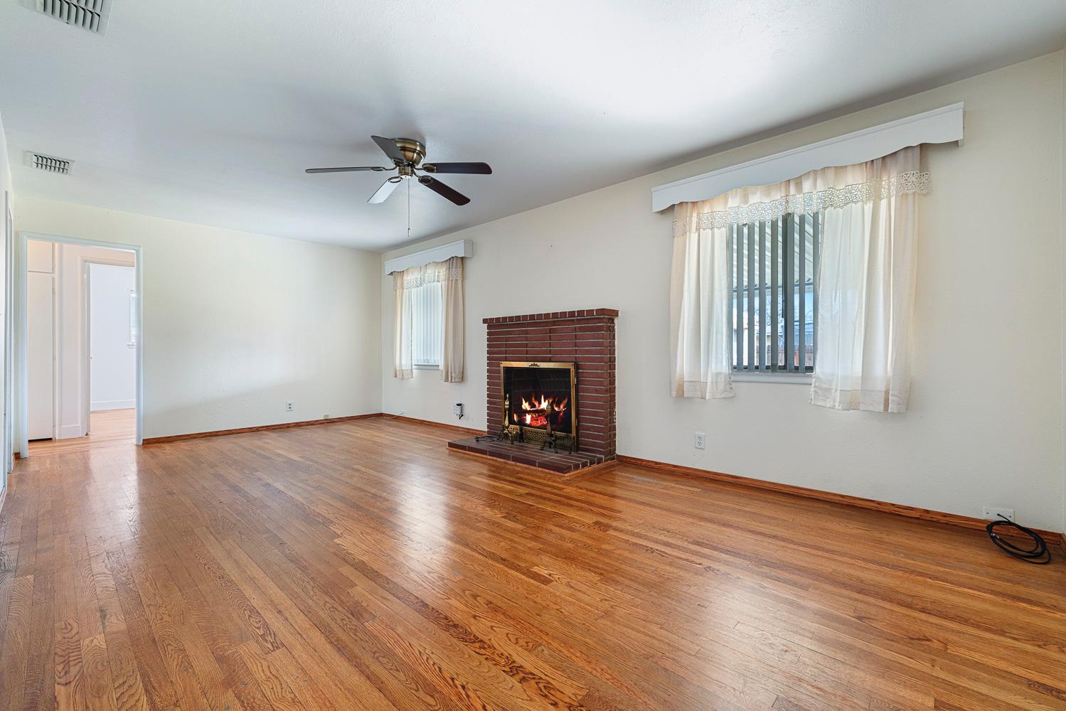 3868 N Lafayette Ave, Fresno, CA 93705