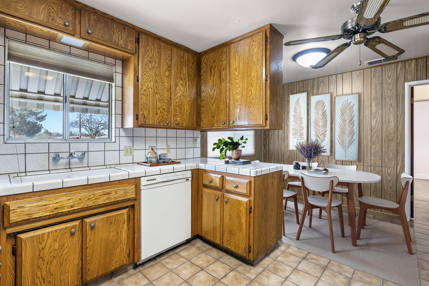 3868 N Lafayette Ave, Fresno, CA 93705