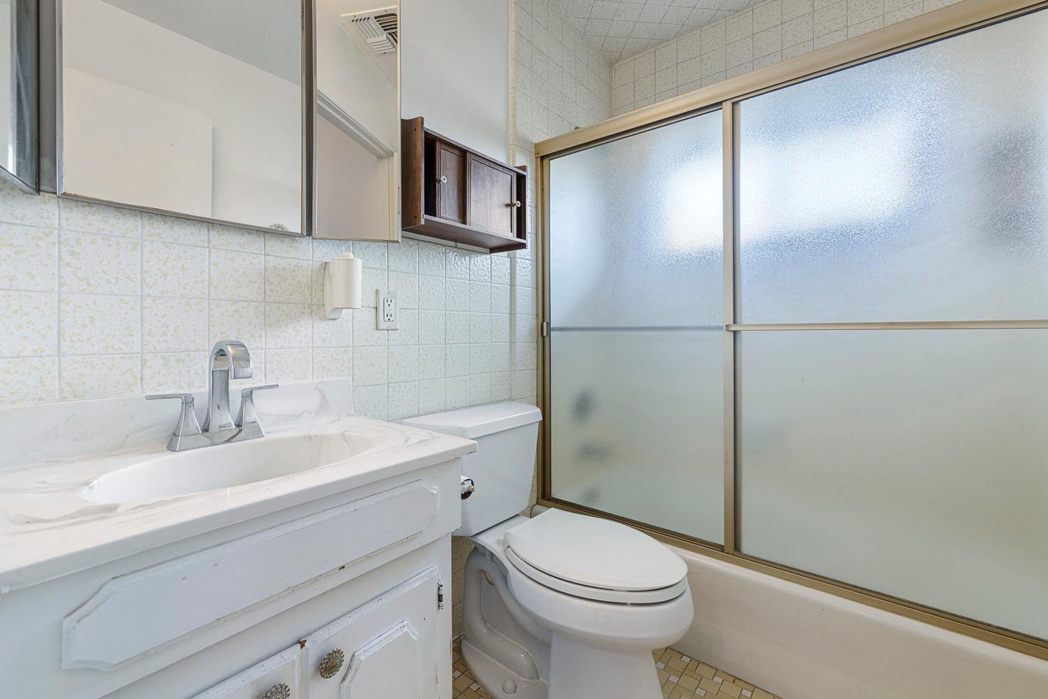 3868 N Lafayette Ave, Fresno, CA 93705