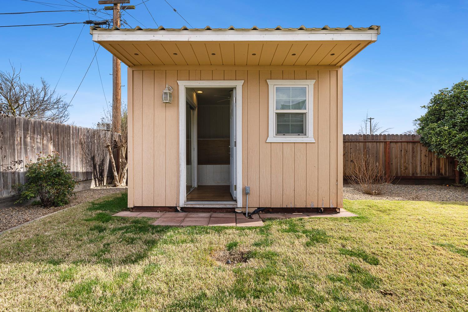 3868 N Lafayette Ave, Fresno, CA 93705