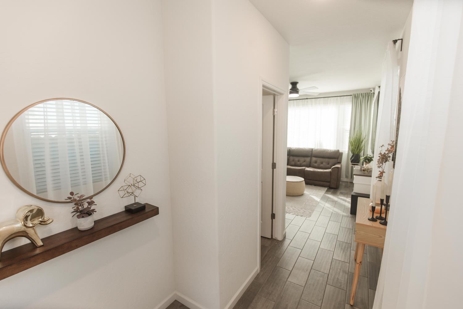 2020 N Ralph Ln, Clovis, CA 93619