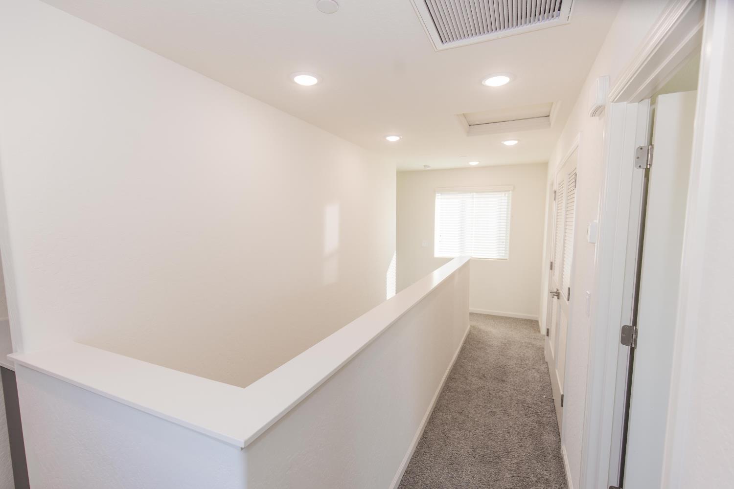 2020 N Ralph Ln, Clovis, CA 93619