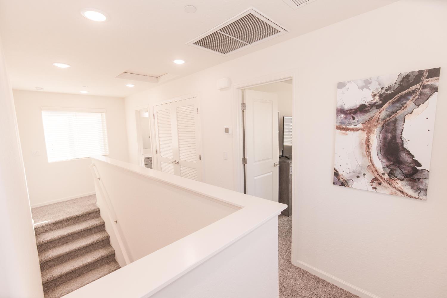 2020 N Ralph Ln, Clovis, CA 93619