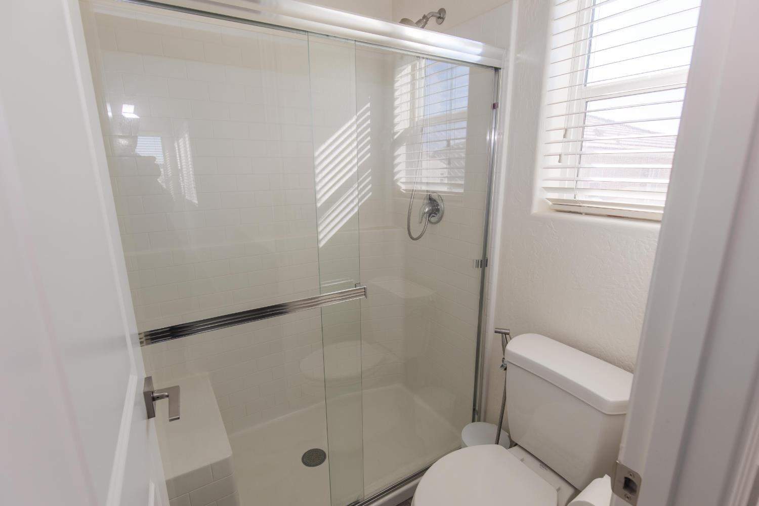 2020 N Ralph Ln, Clovis, CA 93619