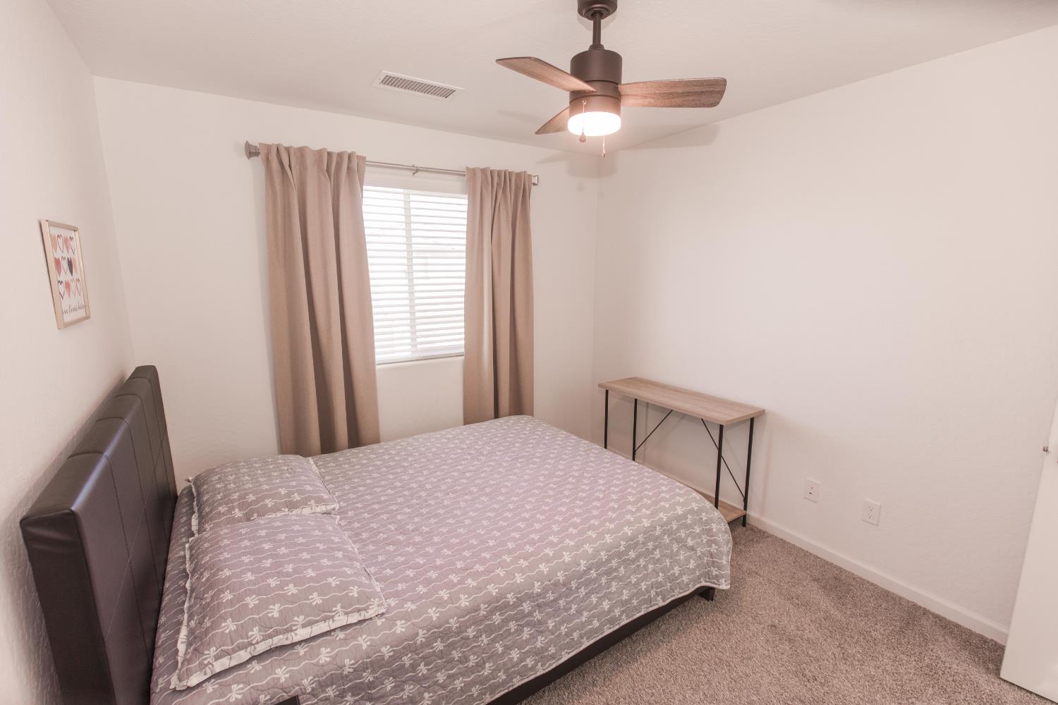 2020 N Ralph Ln, Clovis, CA 93619