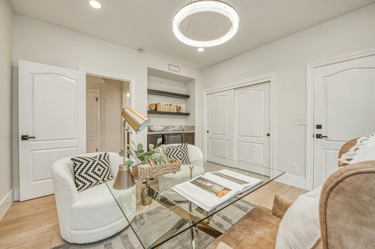 9381 N Woodmont Dr, Fresno, CA 93720