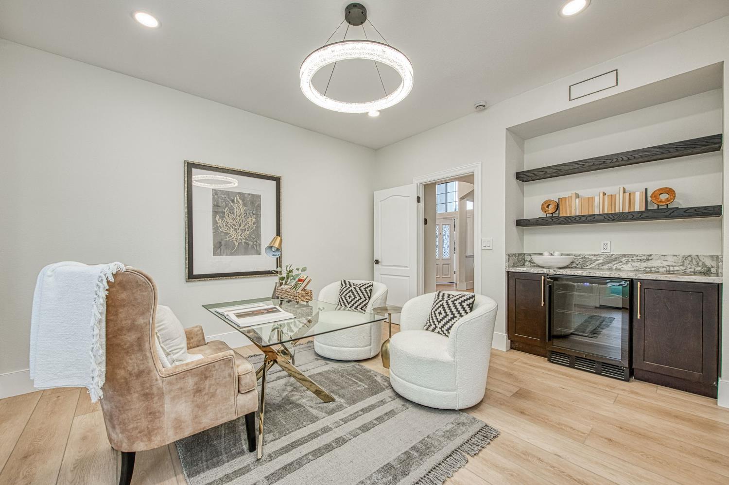 9381 N Woodmont Dr, Fresno, CA 93720