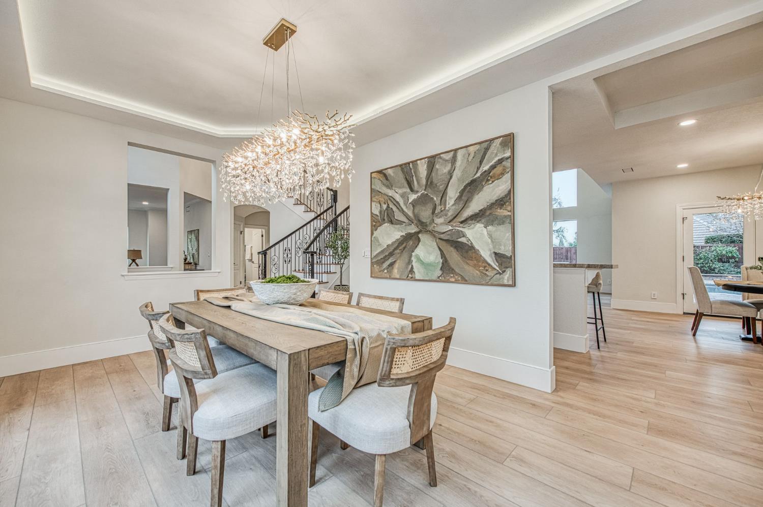 9381 N Woodmont Dr, Fresno, CA 93720