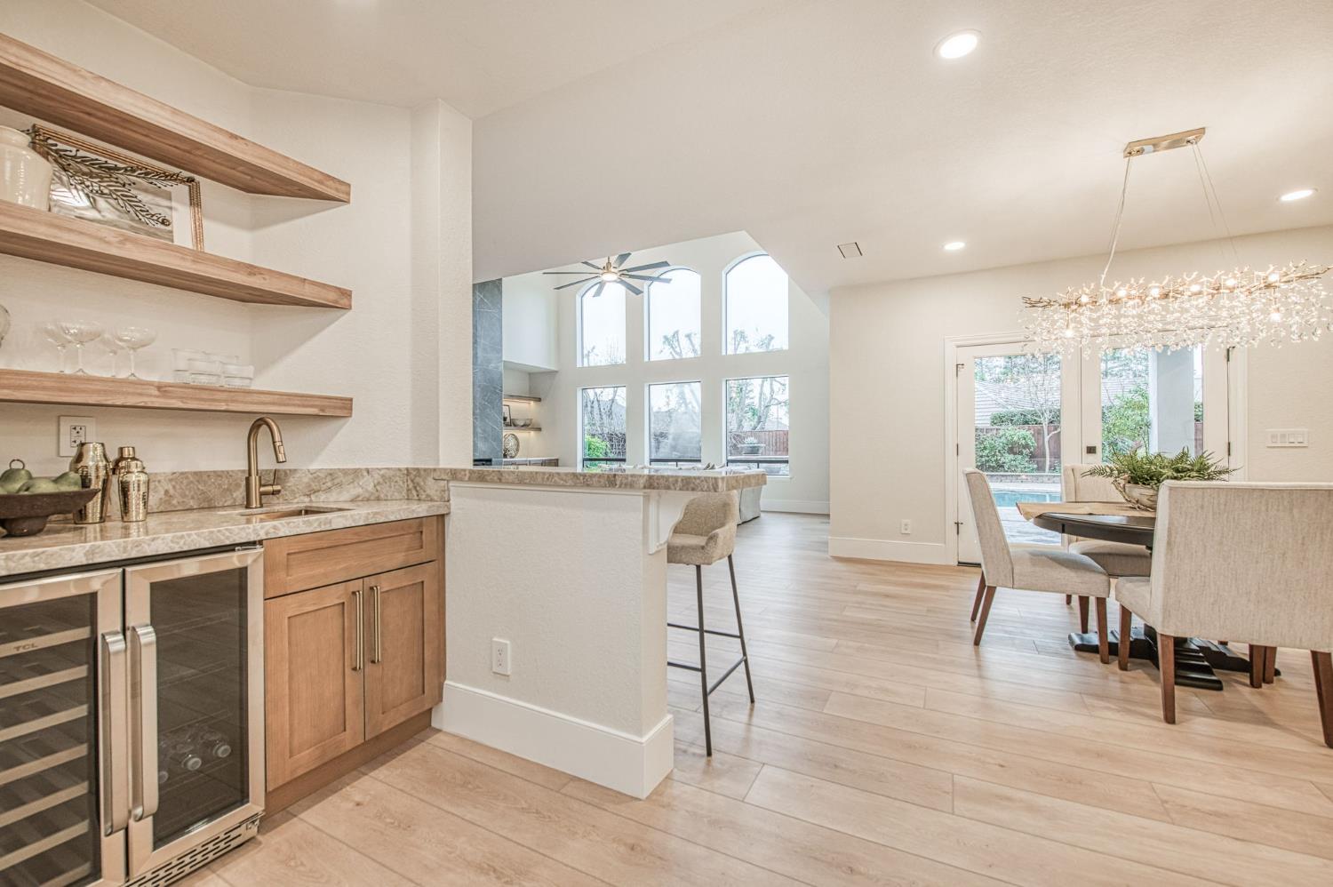 9381 N Woodmont Dr, Fresno, CA 93720