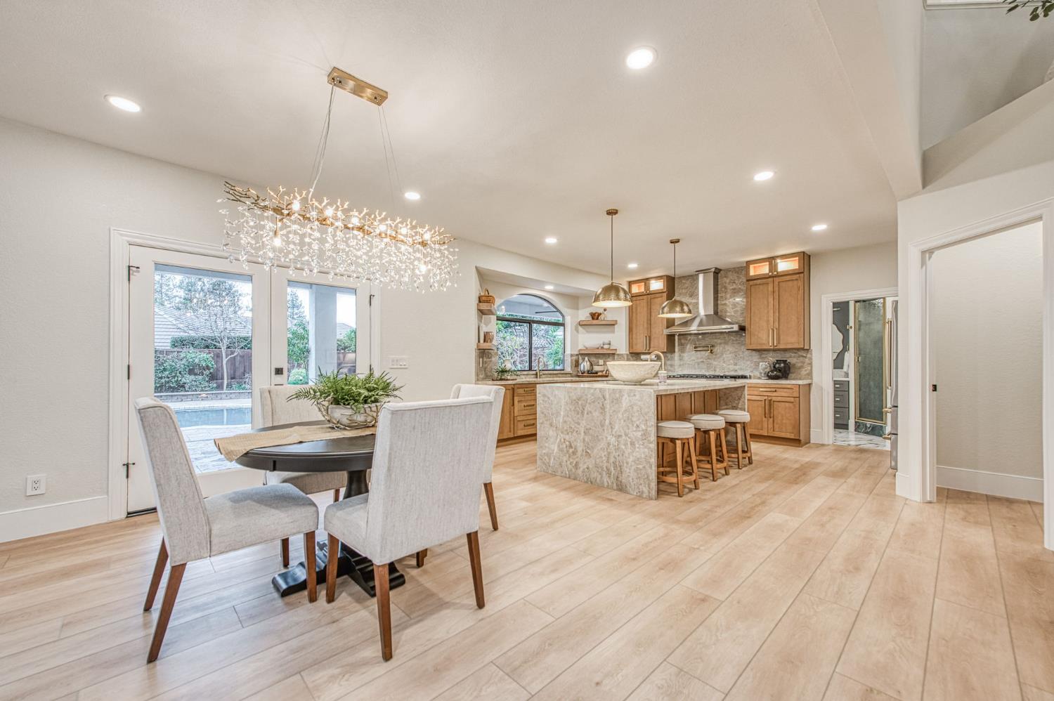 9381 N Woodmont Dr, Fresno, CA 93720