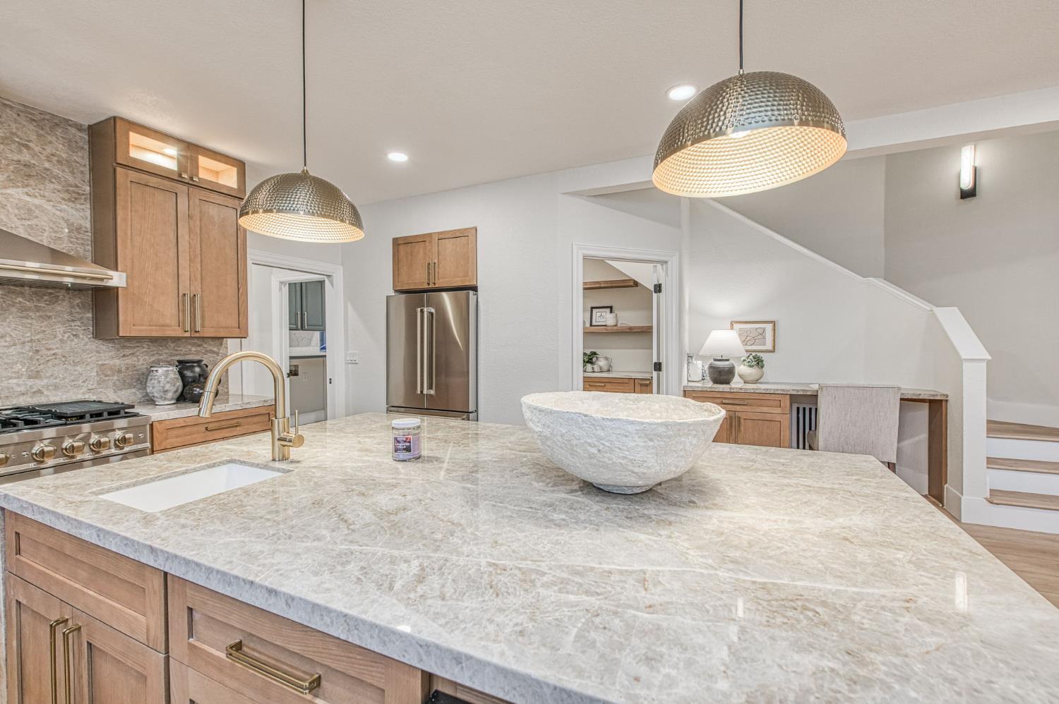 9381 N Woodmont Dr, Fresno, CA 93720