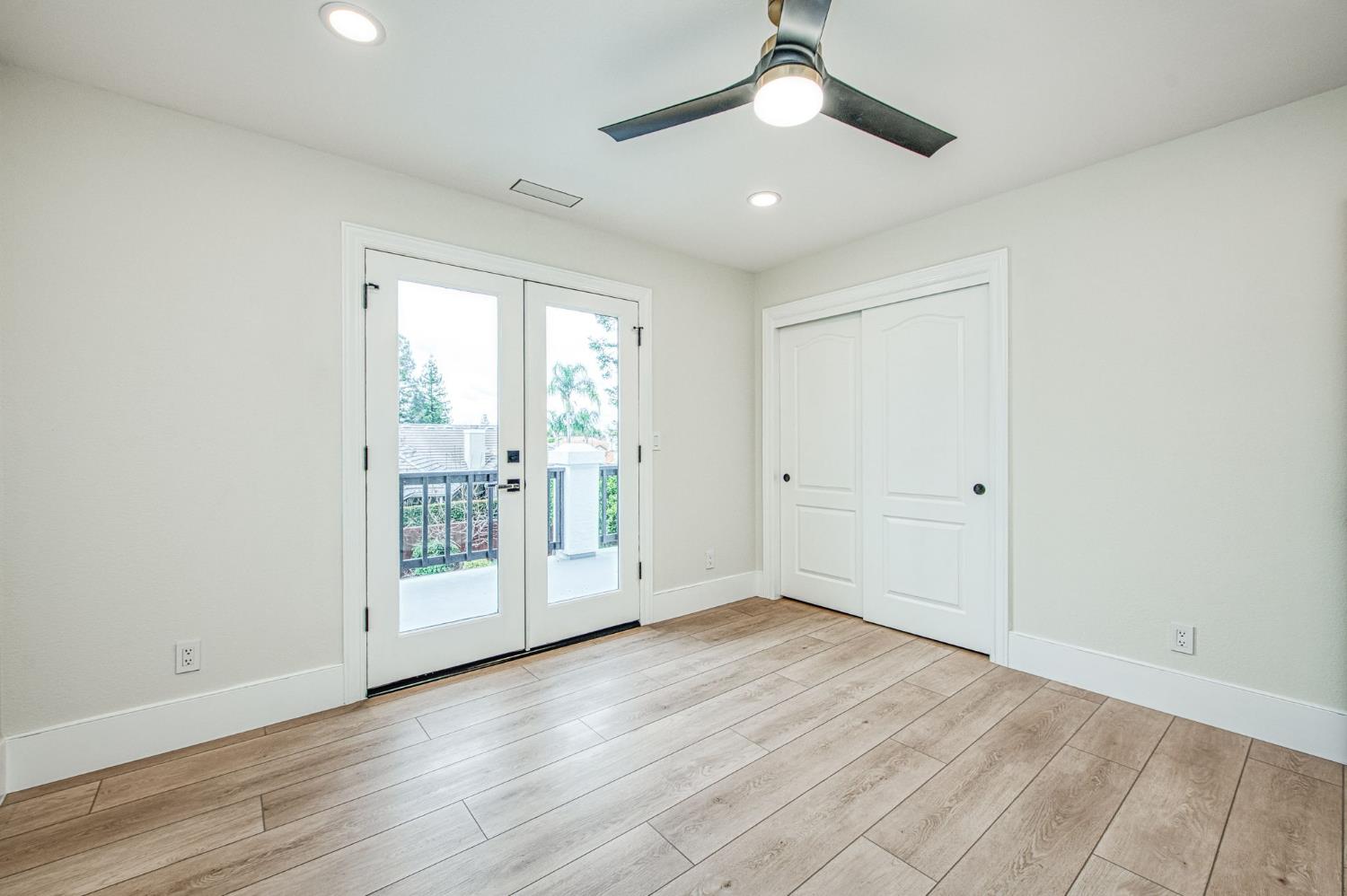 9381 N Woodmont Dr, Fresno, CA 93720