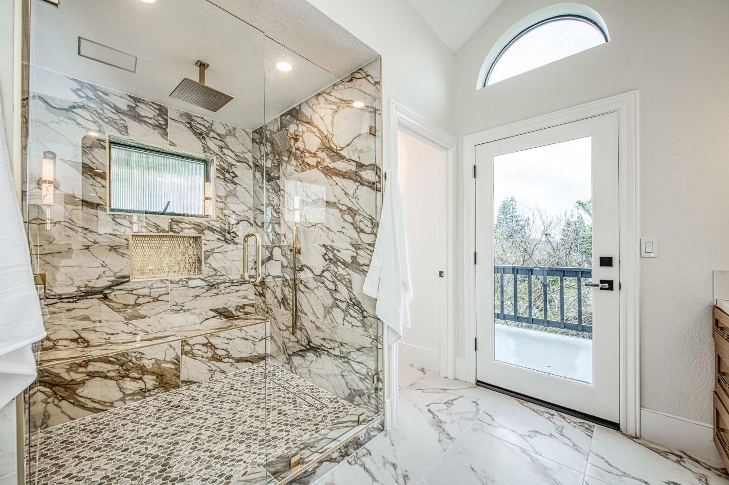 9381 N Woodmont Dr, Fresno, CA 93720