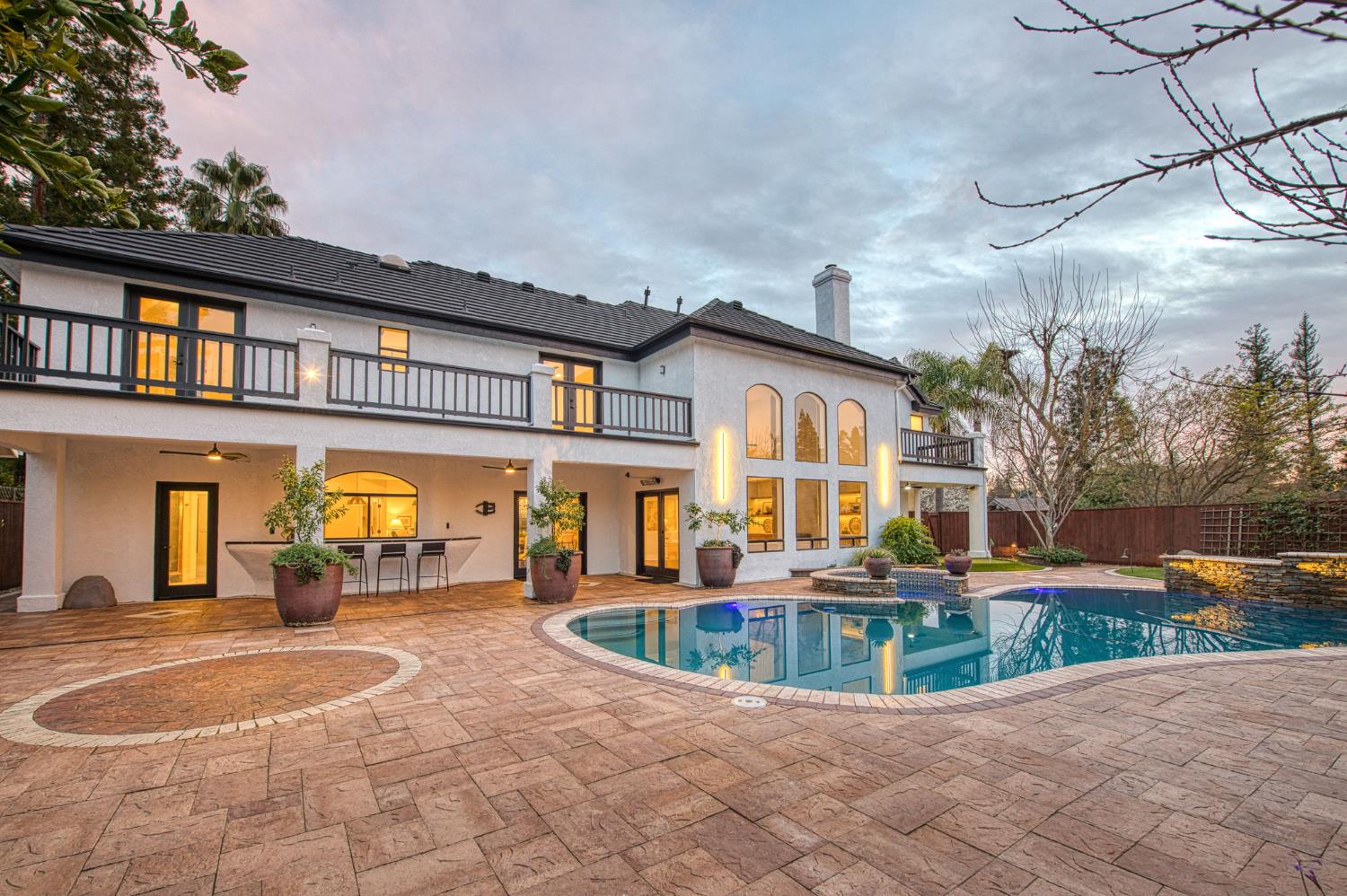 9381 N Woodmont Dr, Fresno, CA 93720