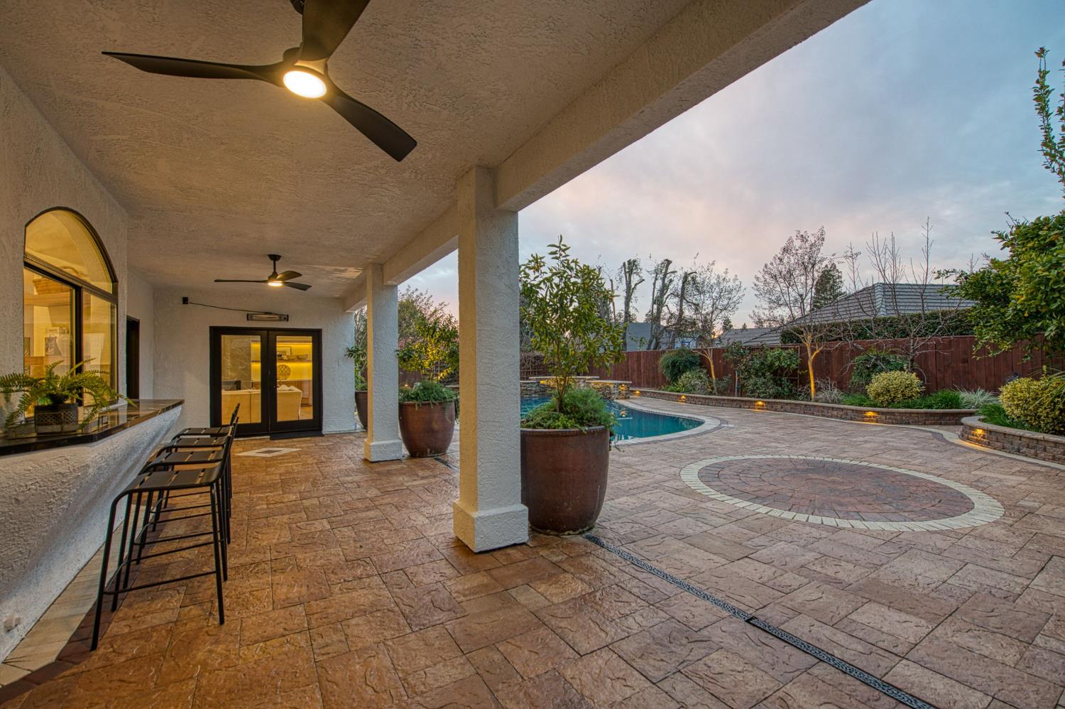 9381 N Woodmont Dr, Fresno, CA 93720