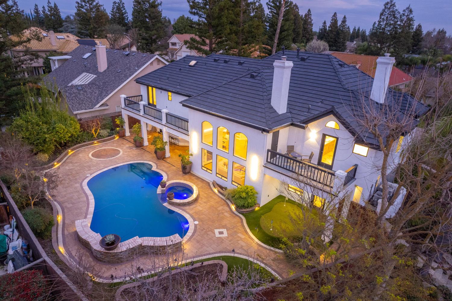 9381 N Woodmont Dr, Fresno, CA 93720