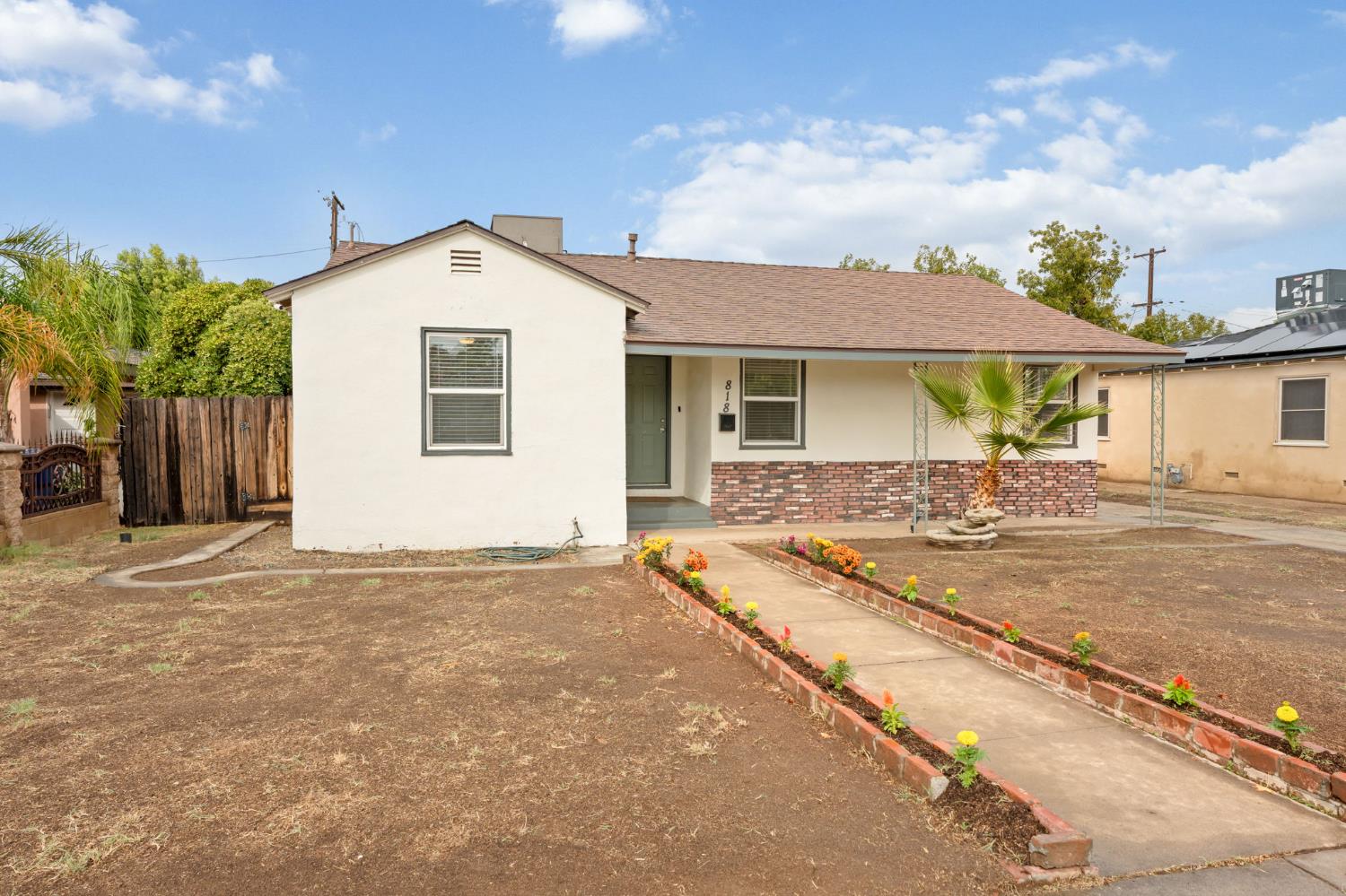 818 W Peralta Way, Fresno, CA 93705