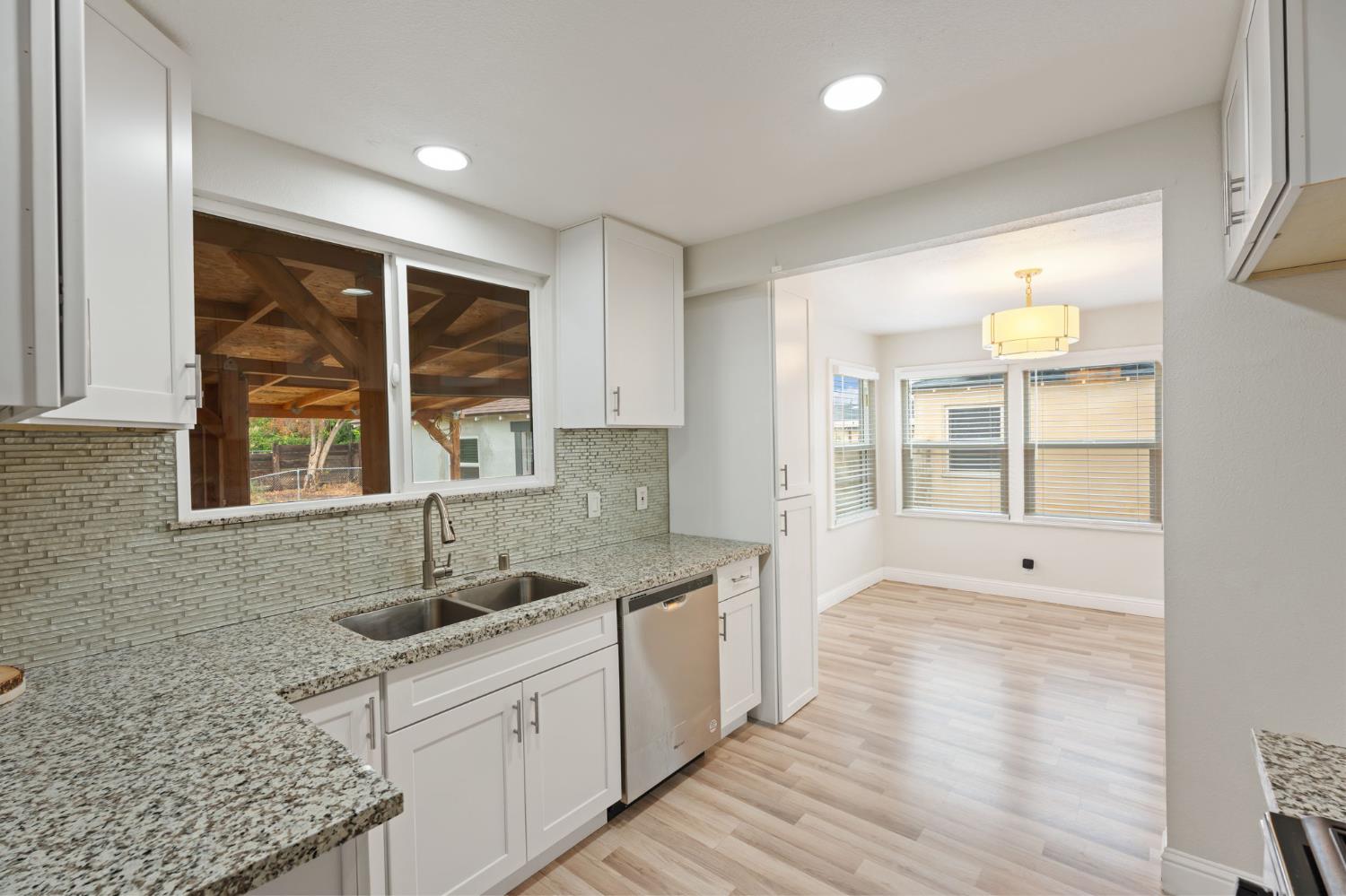 818 W Peralta Way, Fresno, CA 93705