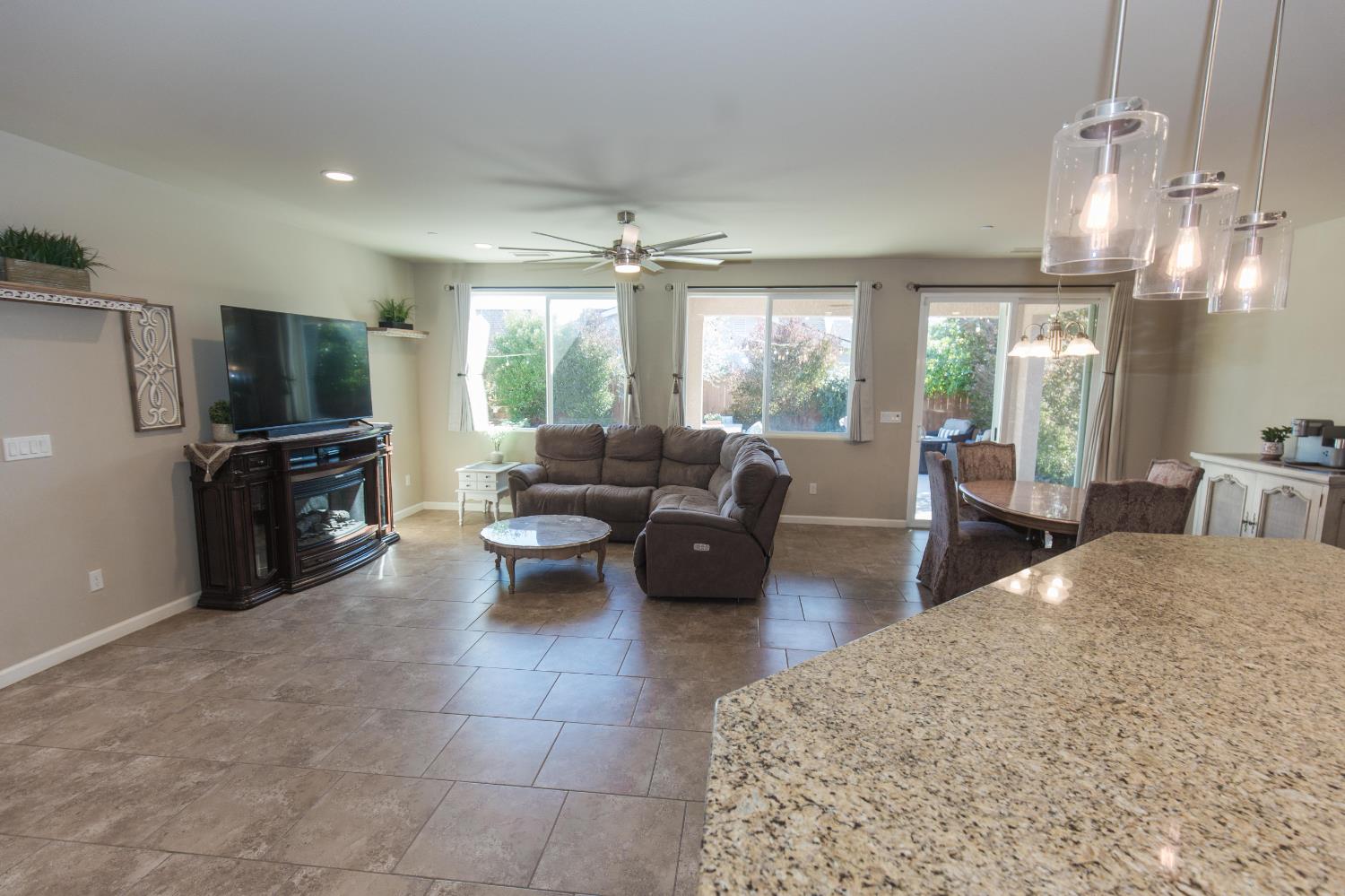 7375 E Lansing Way, Fresno, CA 93737