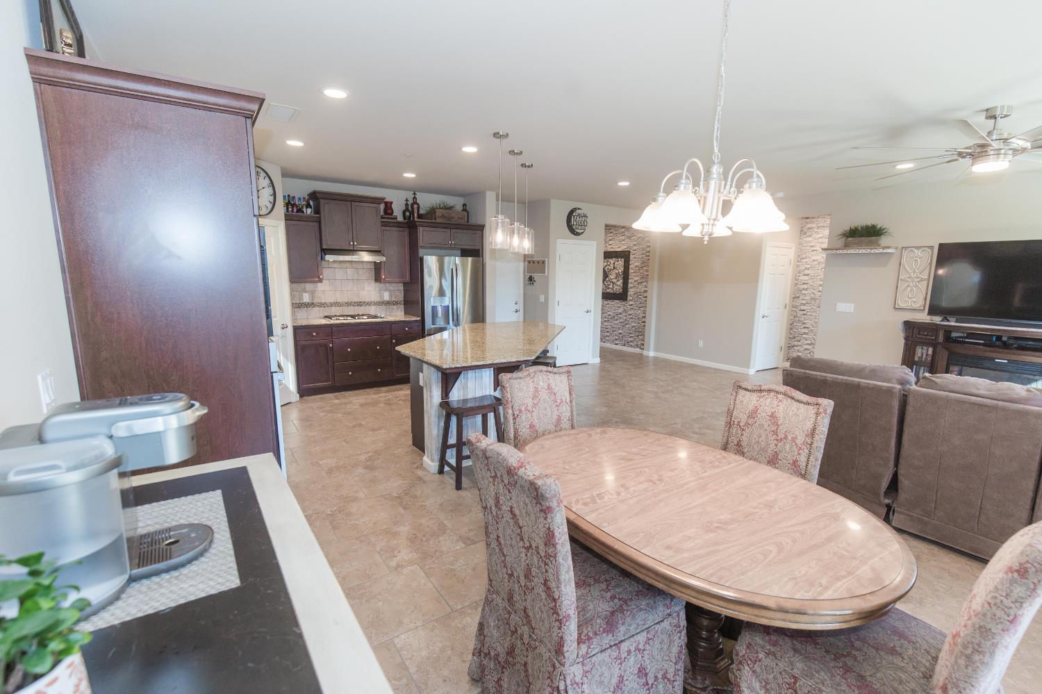 7375 E Lansing Way, Fresno, CA 93737