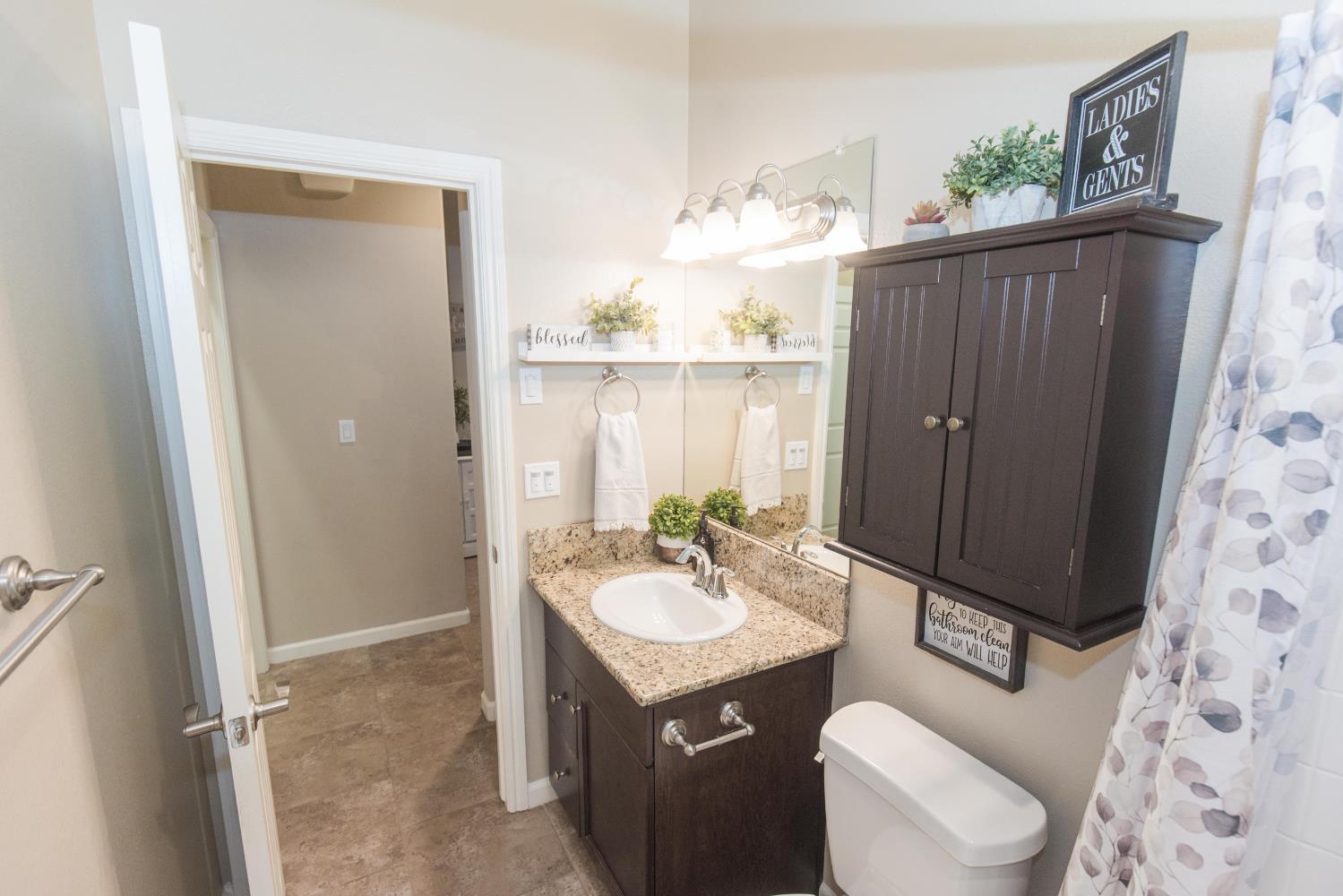 7375 E Lansing Way, Fresno, CA 93737