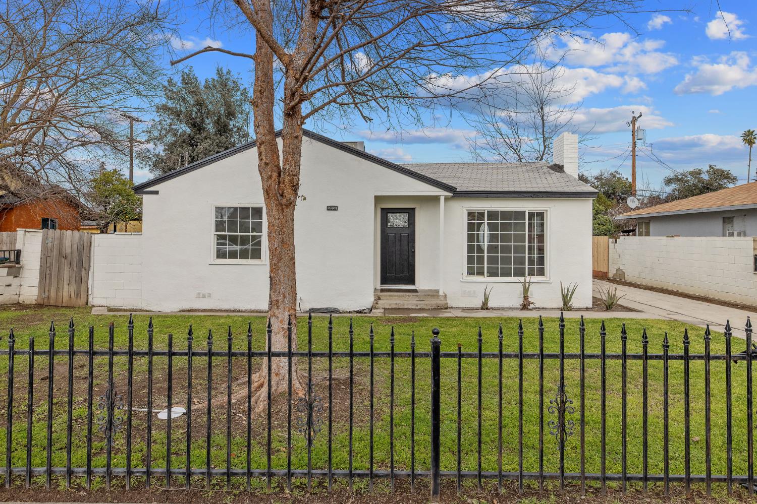 5009 E Clay Ave, Fresno, CA 93727