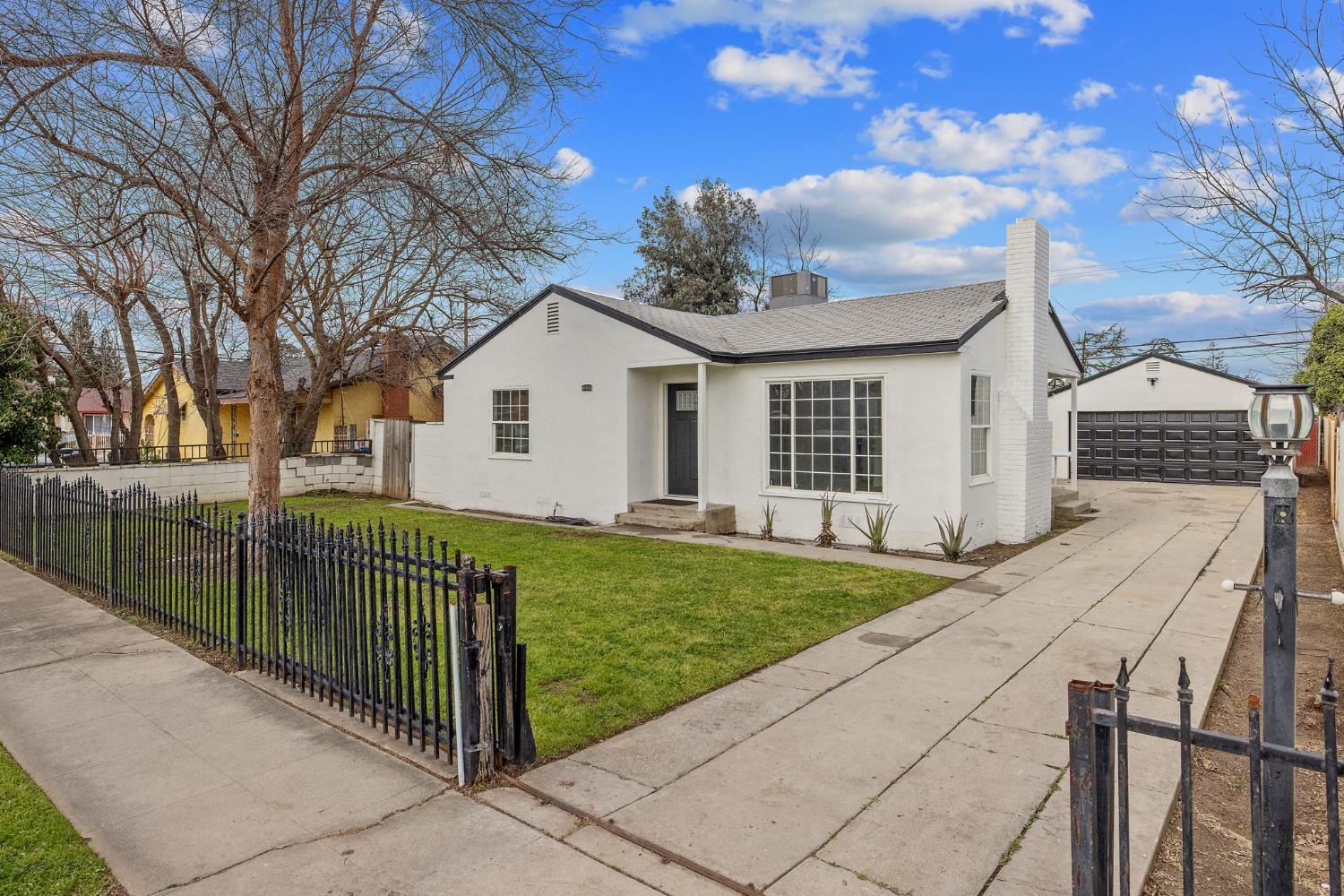 5009 E Clay Ave, Fresno, CA 93727