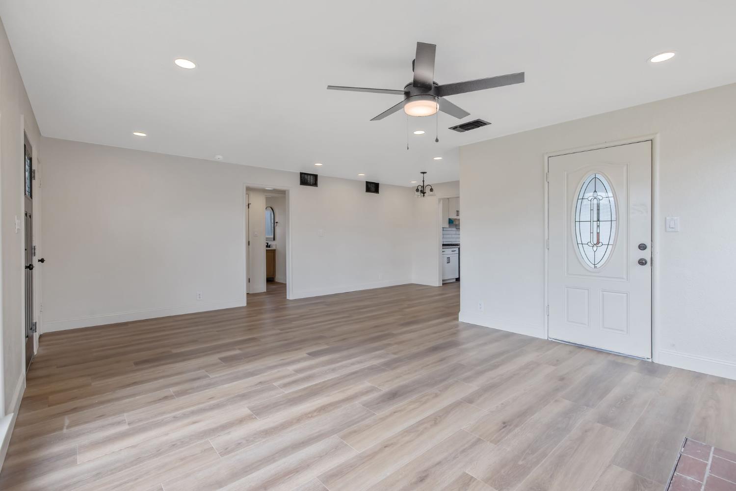 5009 E Clay Ave, Fresno, CA 93727