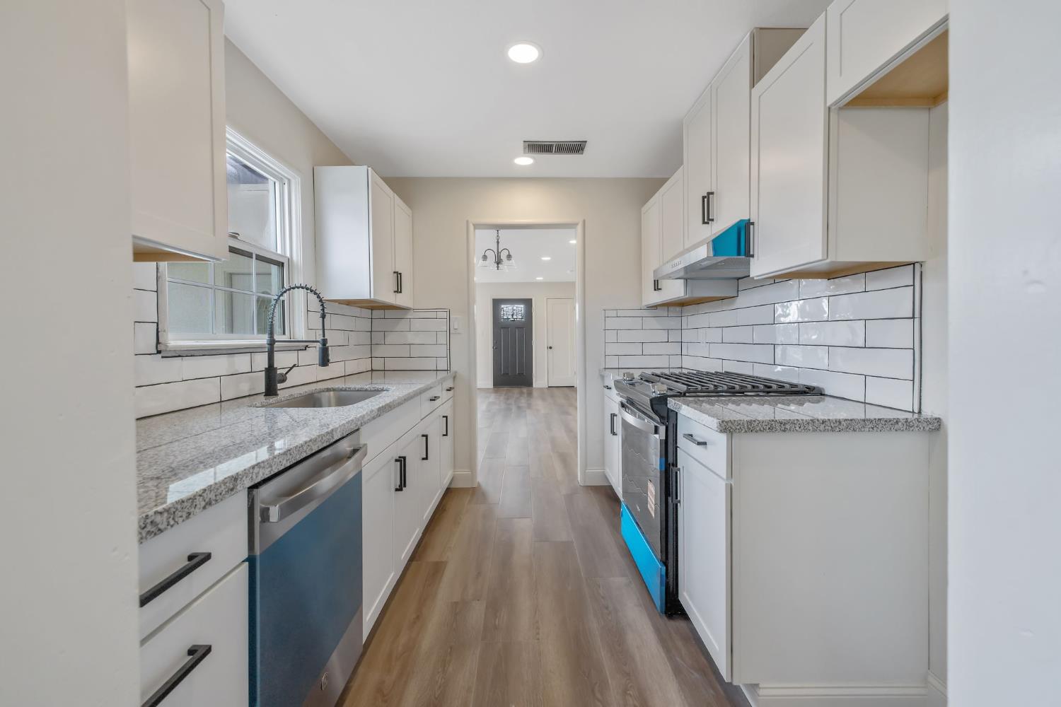 5009 E Clay Ave, Fresno, CA 93727