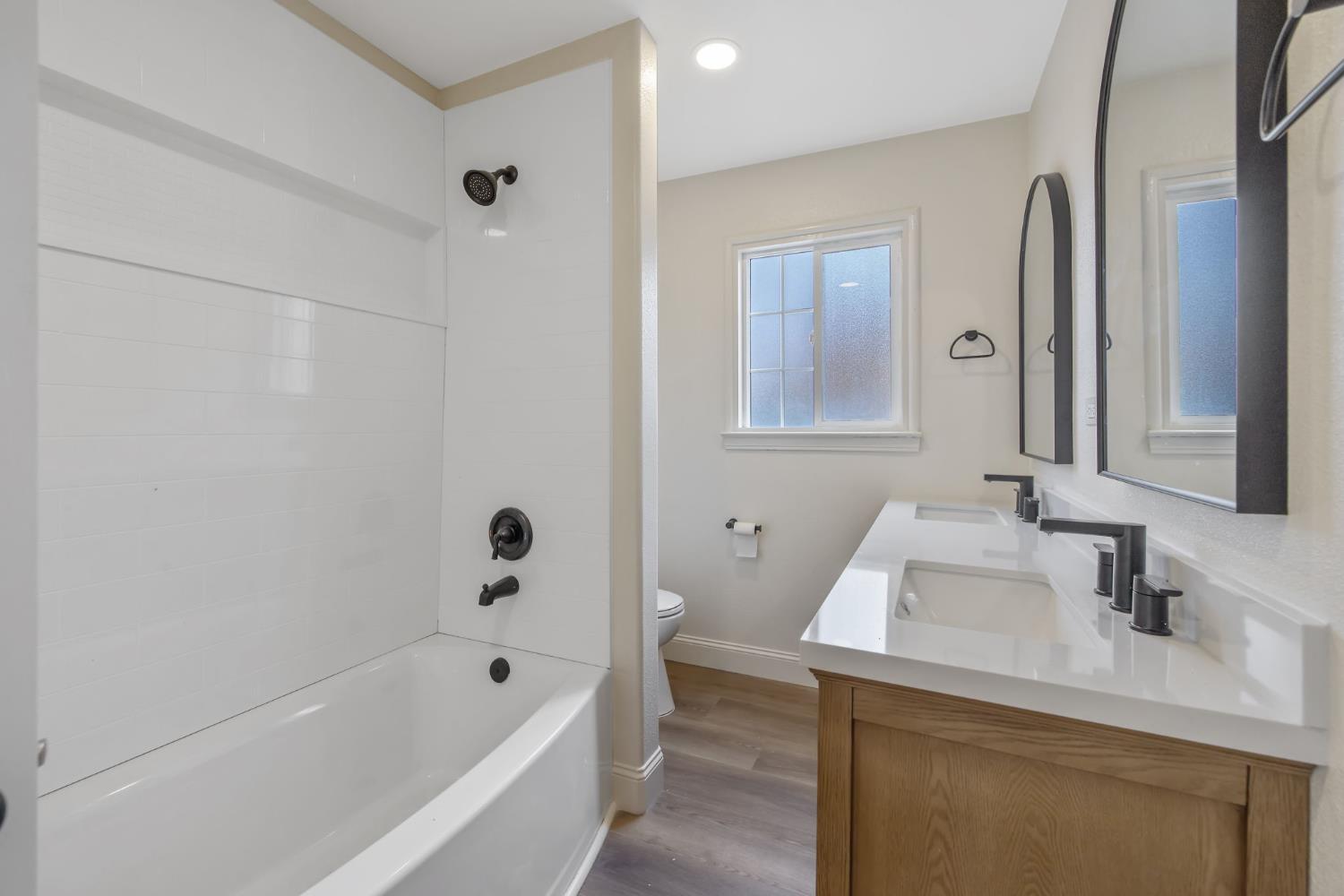 5009 E Clay Ave, Fresno, CA 93727