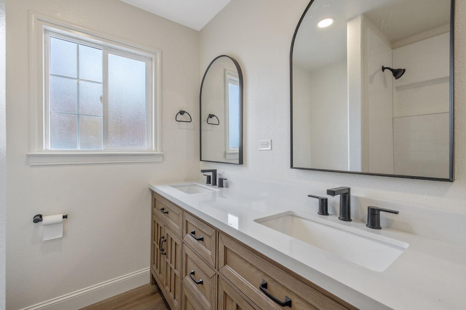 5009 E Clay Ave, Fresno, CA 93727