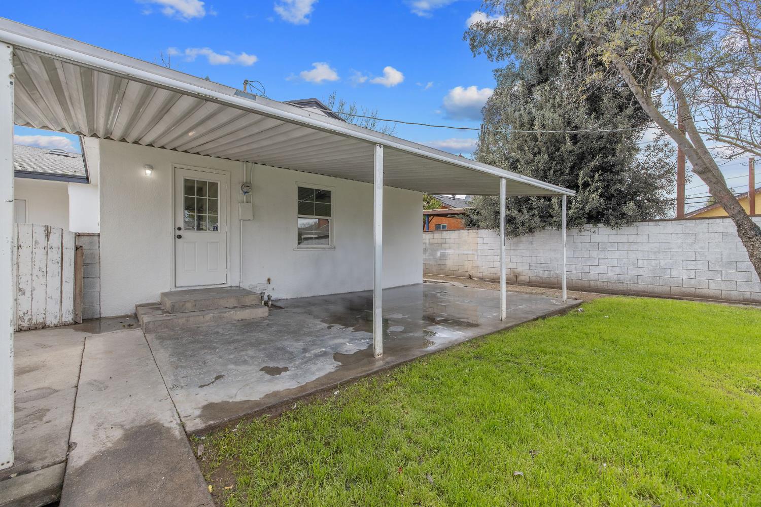 5009 E Clay Ave, Fresno, CA 93727