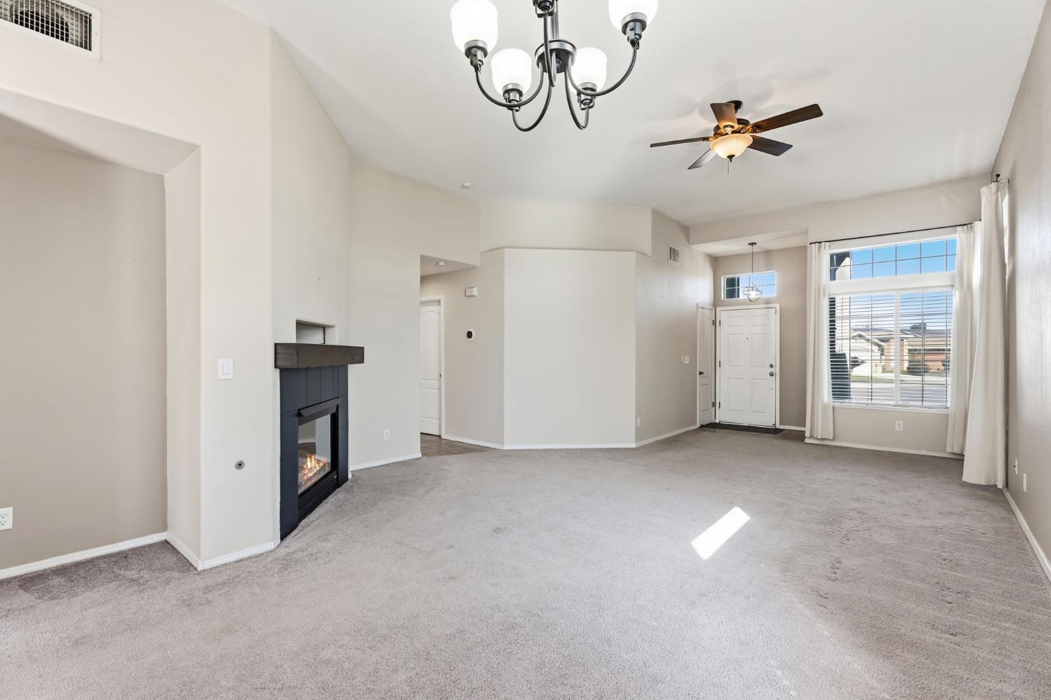 6615 N Babigian Ave, Fresno, CA 93722