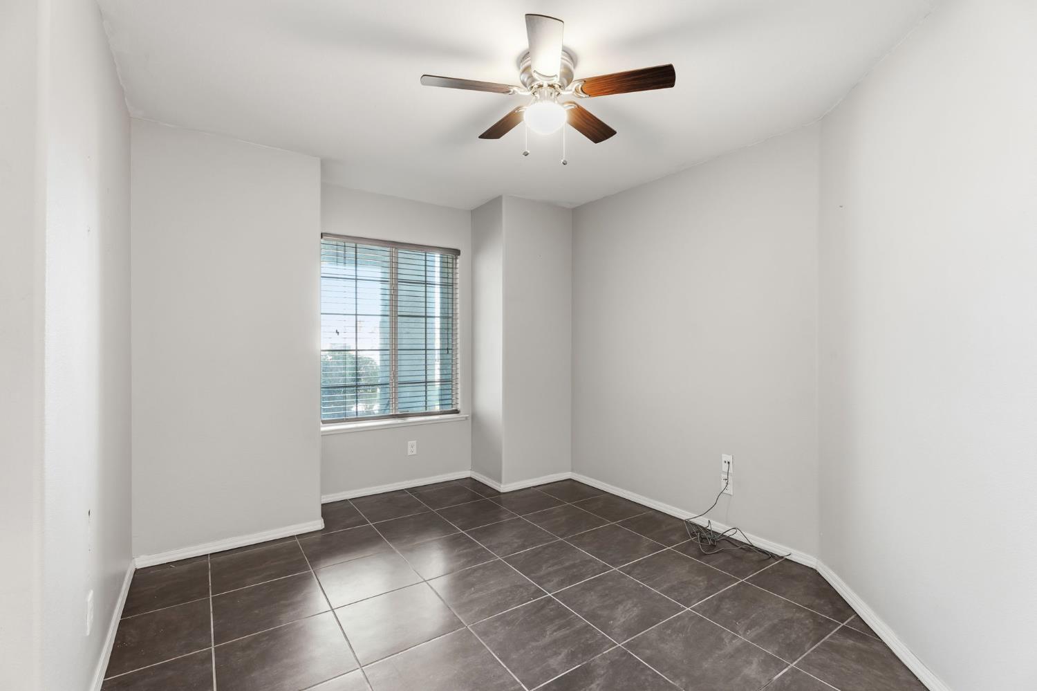 6615 N Babigian Ave, Fresno, CA 93722