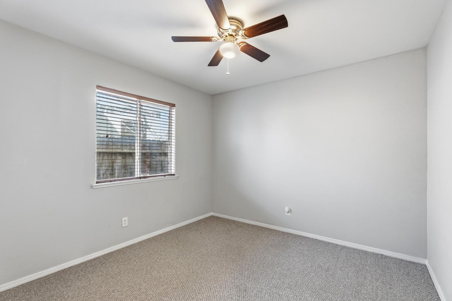 6615 N Babigian Ave, Fresno, CA 93722