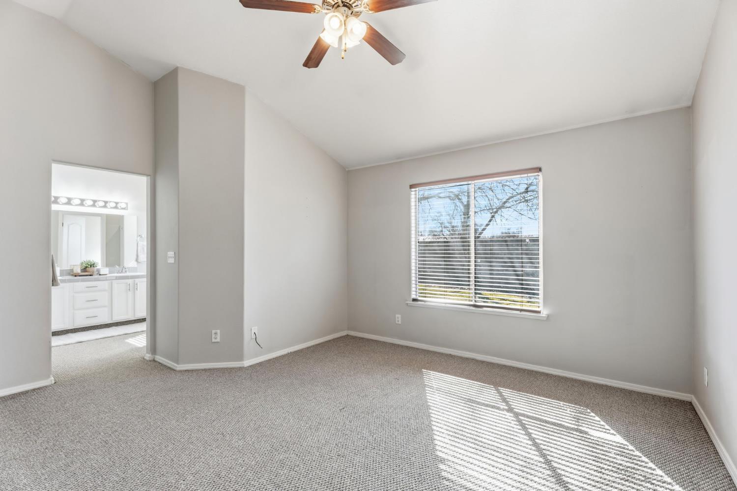 6615 N Babigian Ave, Fresno, CA 93722