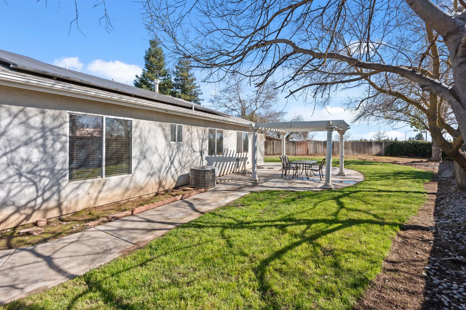 6615 N Babigian Ave, Fresno, CA 93722