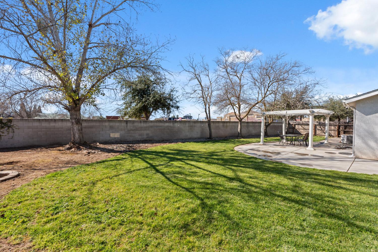 6615 N Babigian Ave, Fresno, CA 93722