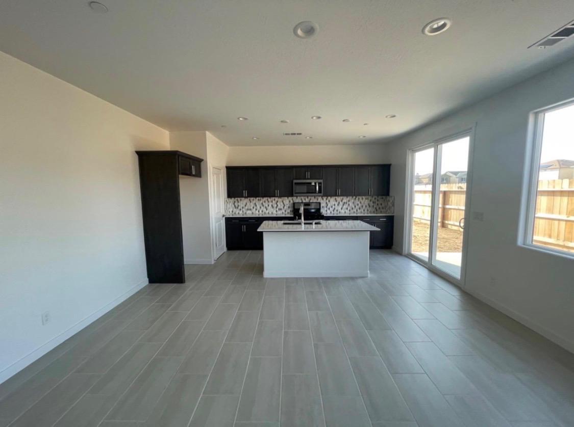 4183 N Reed Ave, Fresno, CA 93723