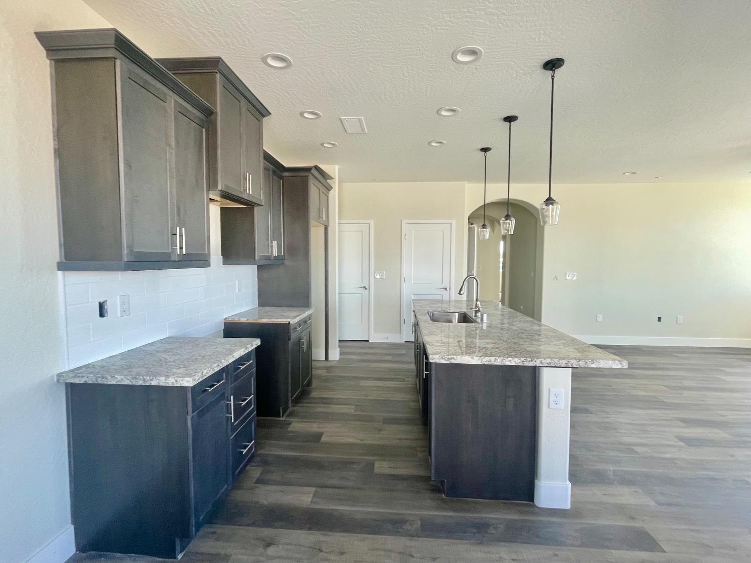 16220 West David Ave, Kerman, CA 93630