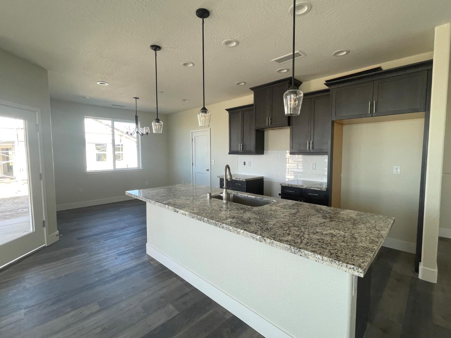 16220 West David Ave, Kerman, CA 93630