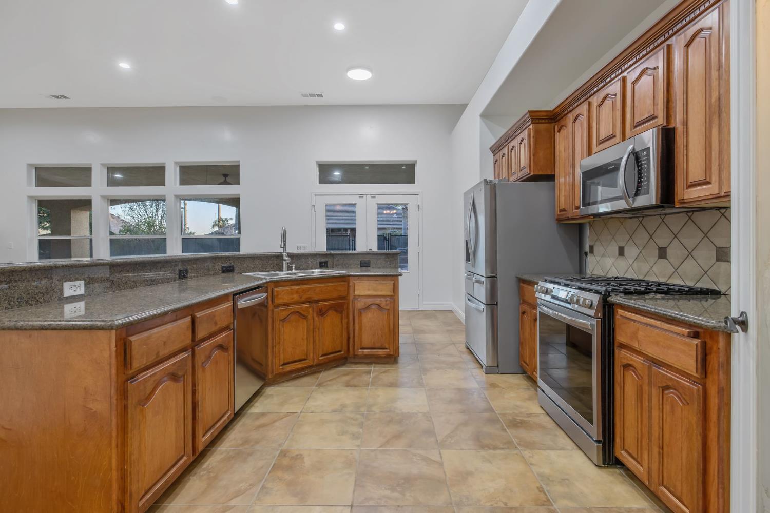 4421 E Douglas Ave, Visalia, CA 93292