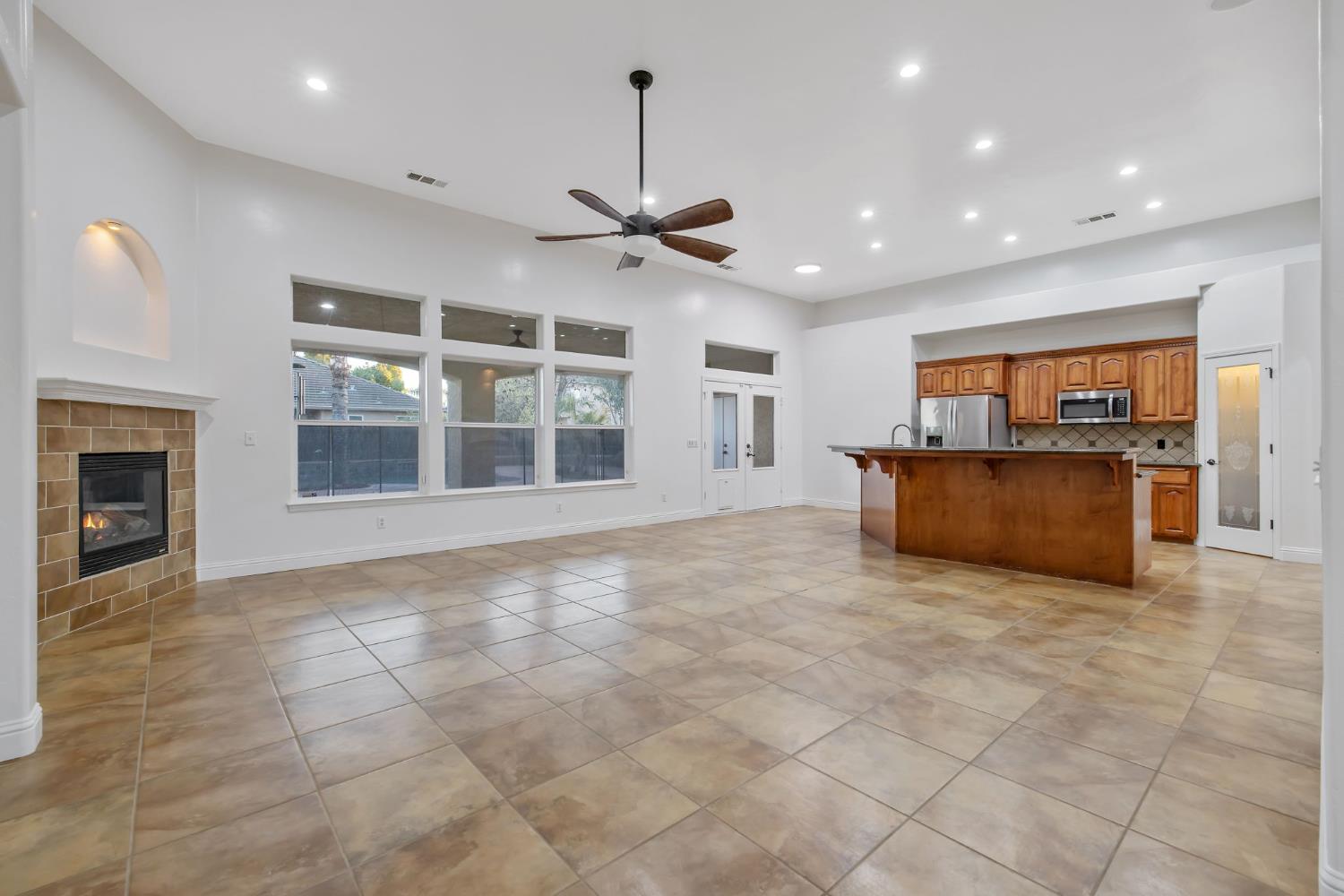 4421 E Douglas Ave, Visalia, CA 93292