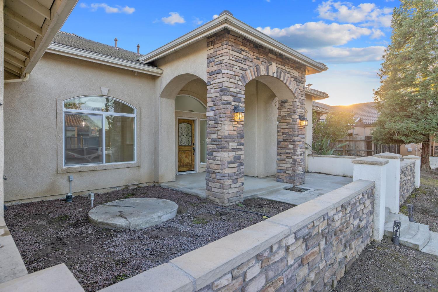 4421 E Douglas Ave, Visalia, CA 93292