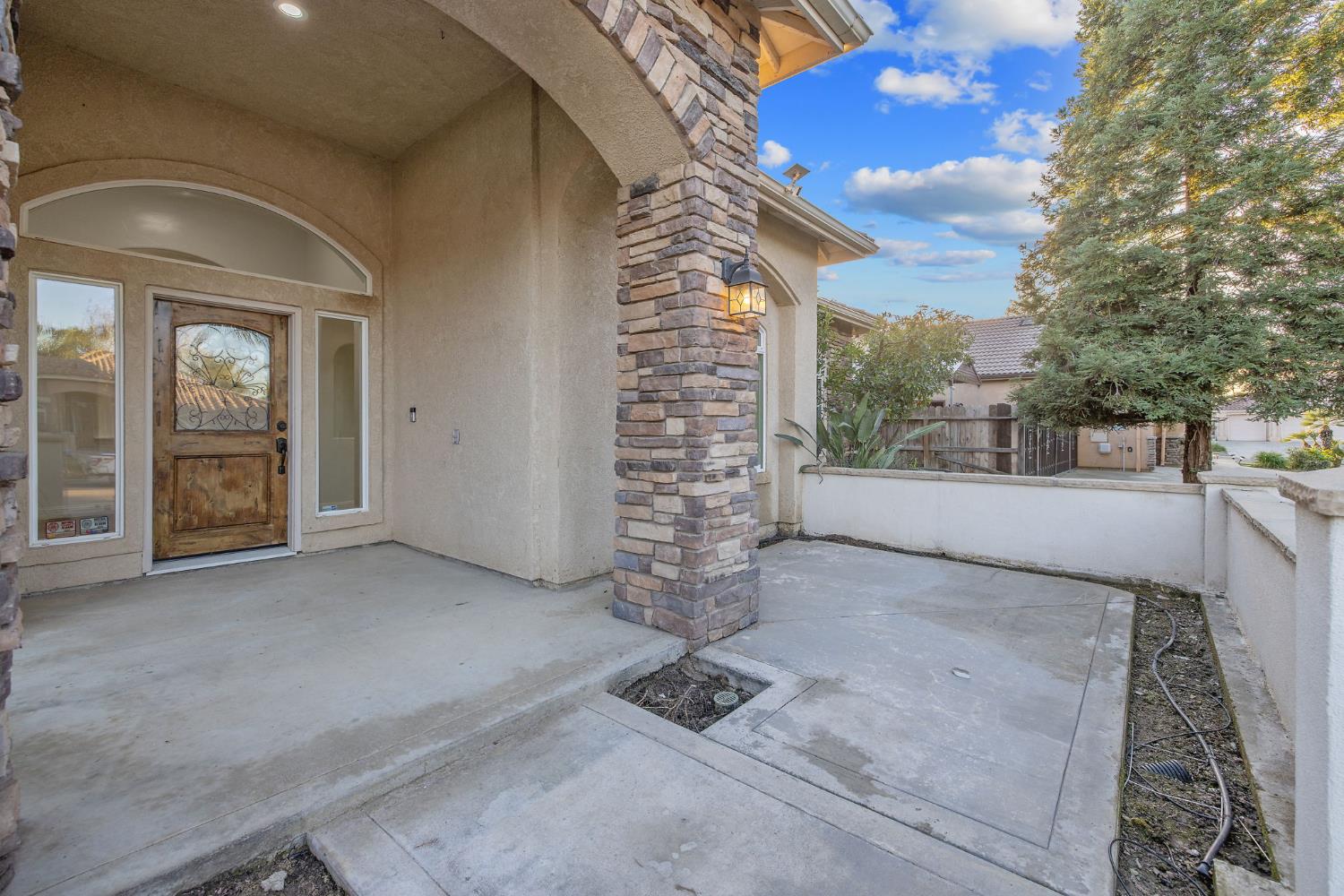 4421 E Douglas Ave, Visalia, CA 93292