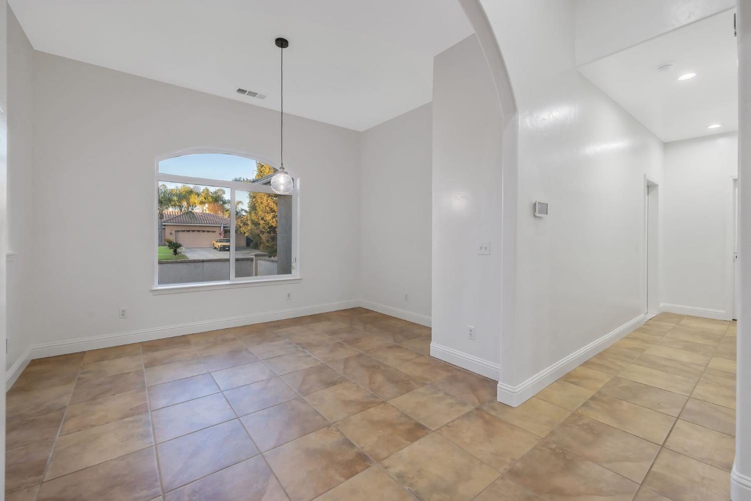 4421 E Douglas Ave, Visalia, CA 93292