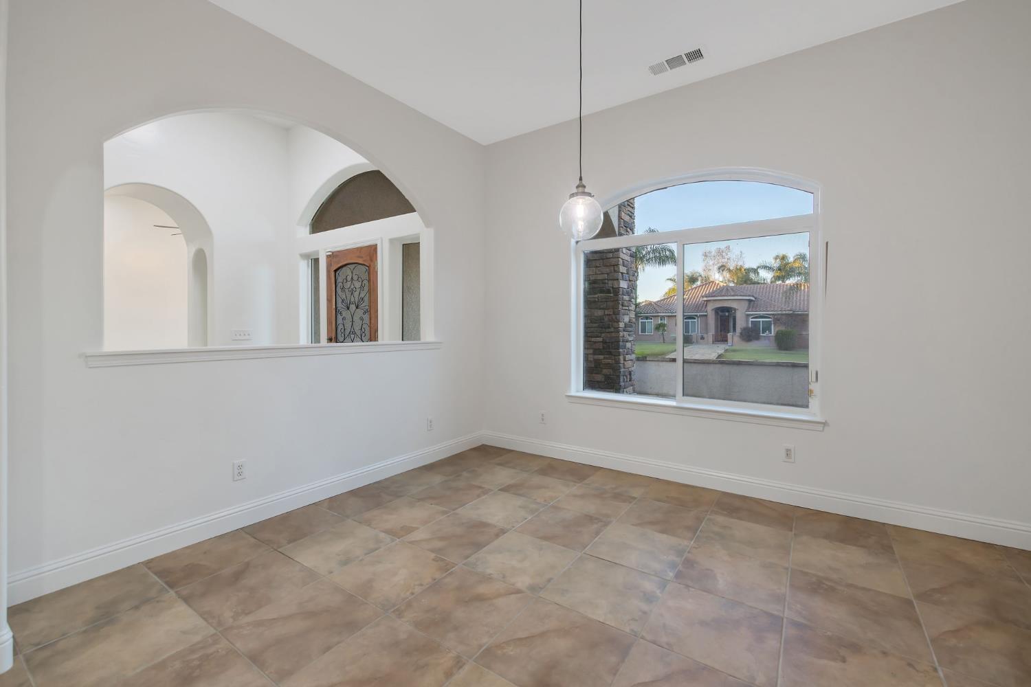 4421 E Douglas Ave, Visalia, CA 93292