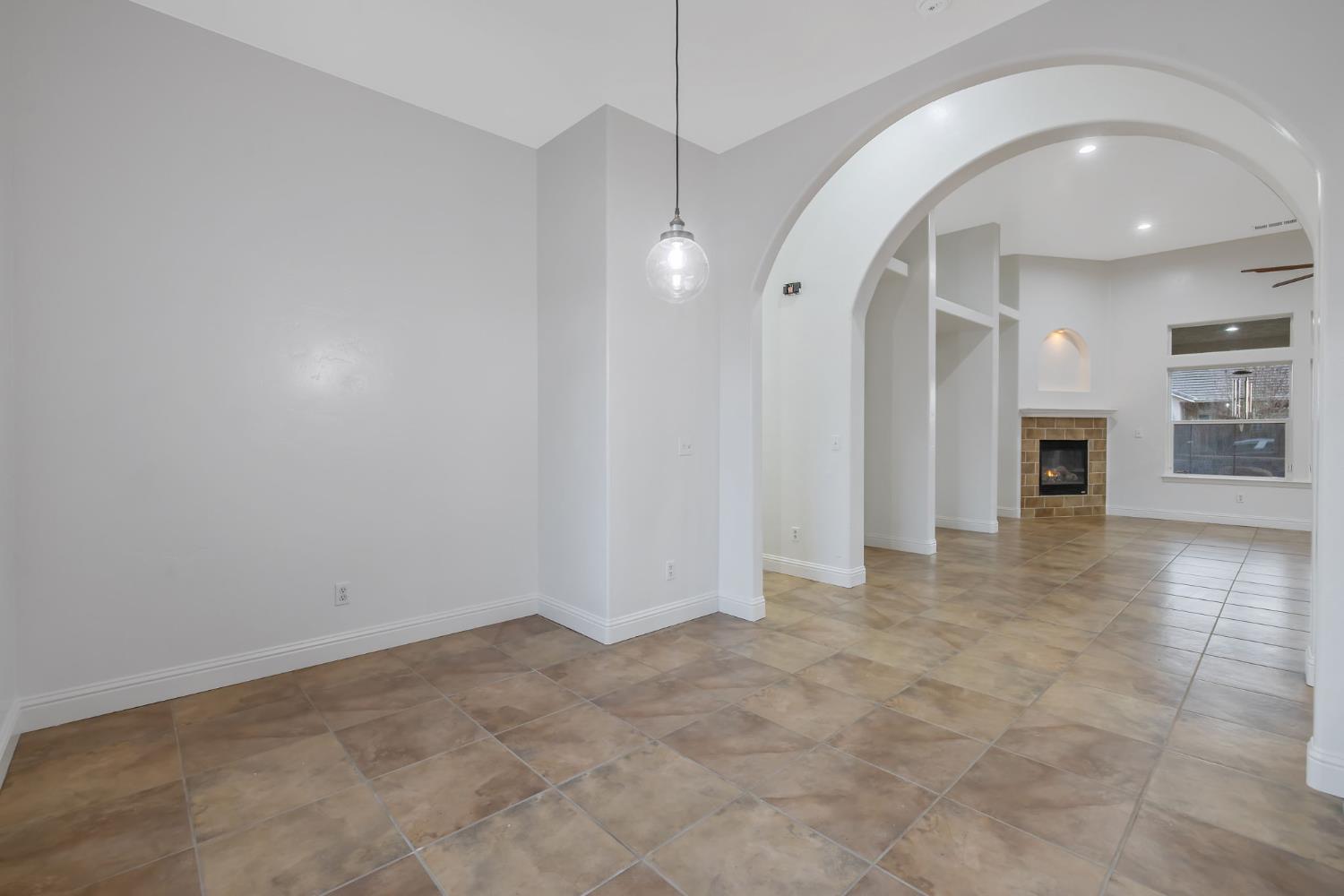 4421 E Douglas Ave, Visalia, CA 93292