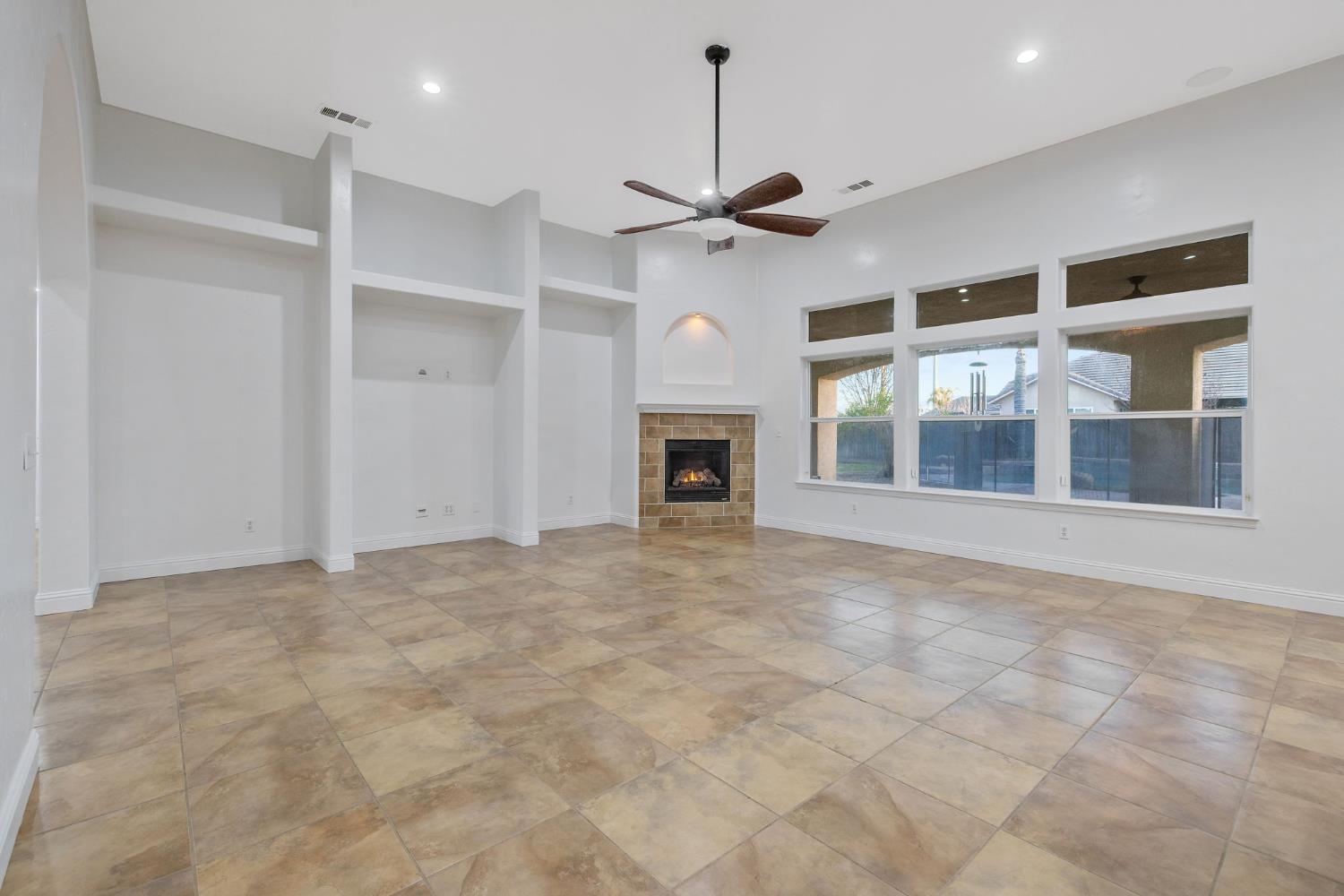 4421 E Douglas Ave, Visalia, CA 93292