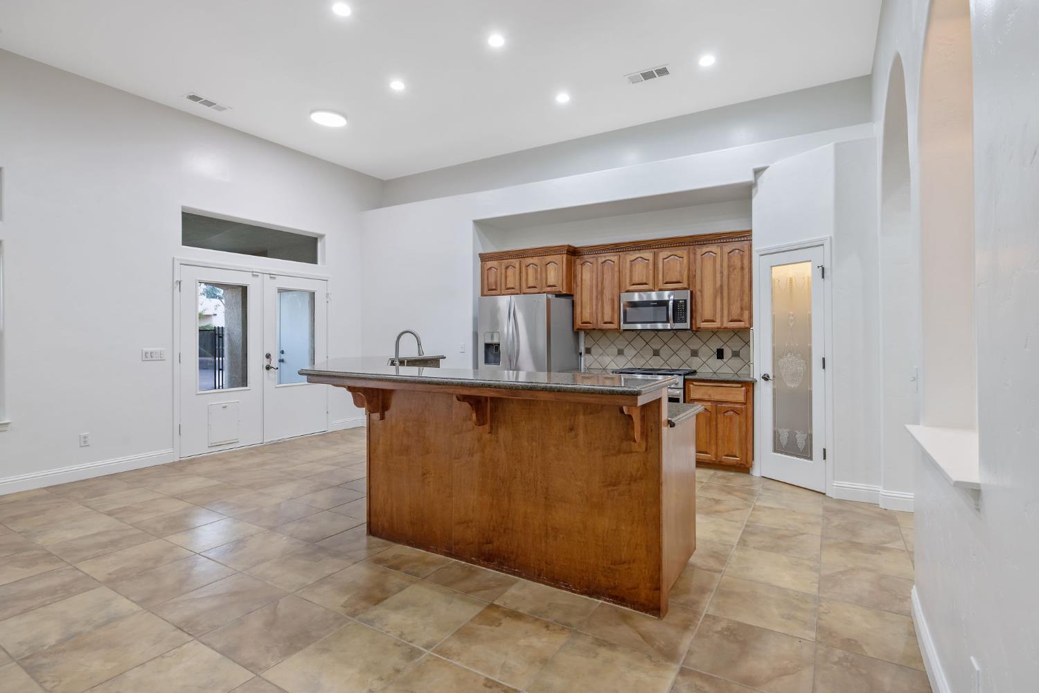 4421 E Douglas Ave, Visalia, CA 93292